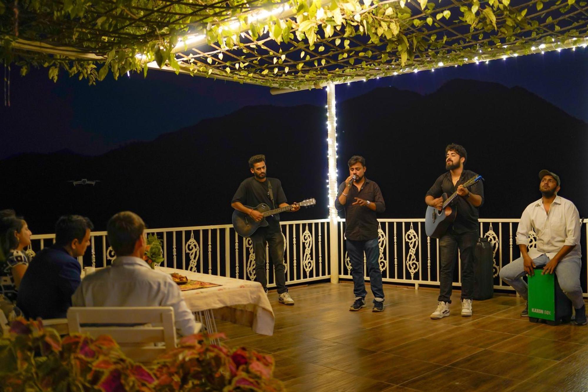 Neer Ganga Resorts Rishīkesh Exteriör bild
