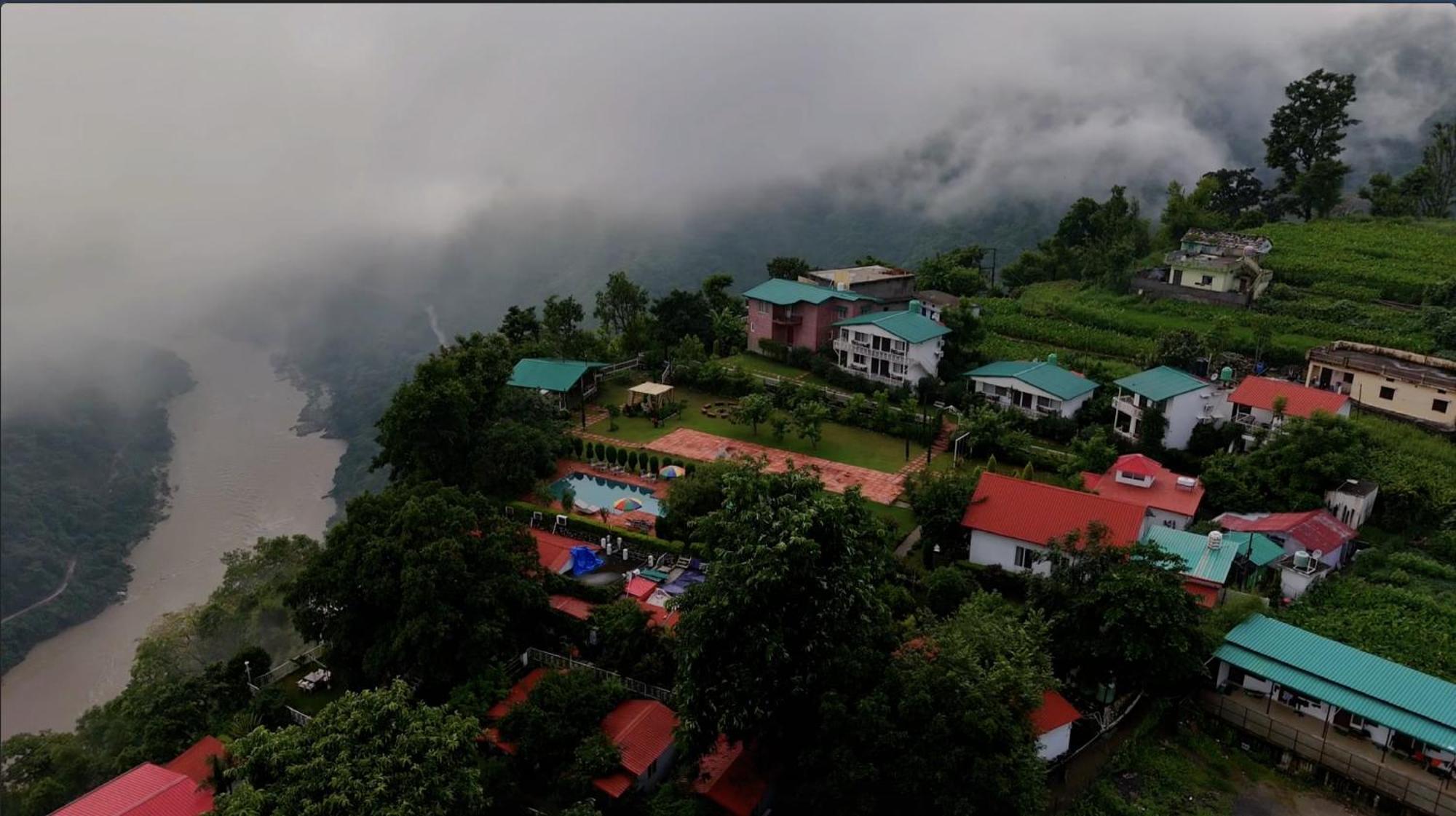 Neer Ganga Resorts Rishīkesh Exteriör bild
